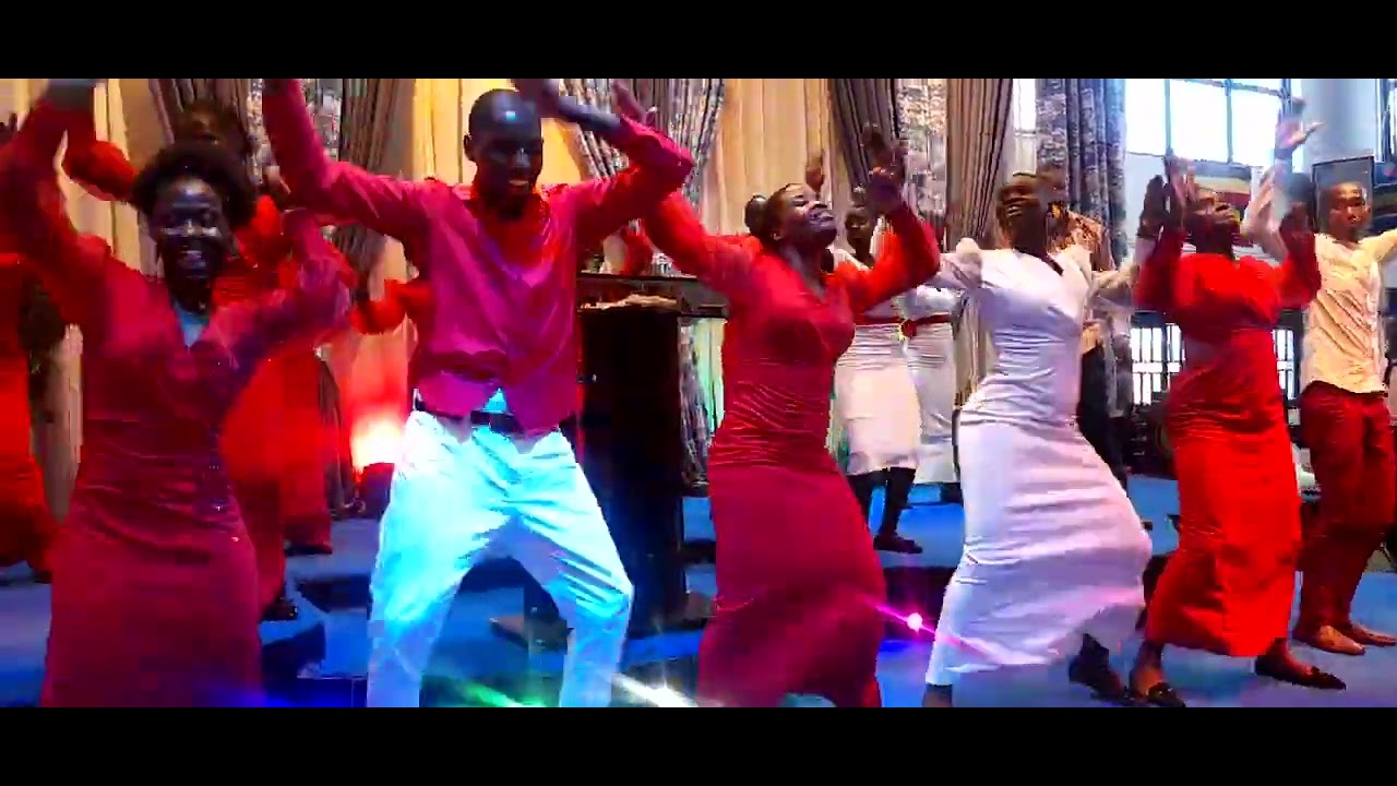 SUNDAY SERVICE ( PRAISE SESSION ) BY PR. MEDDY BUYONDO FRESH FIRE KIREKA