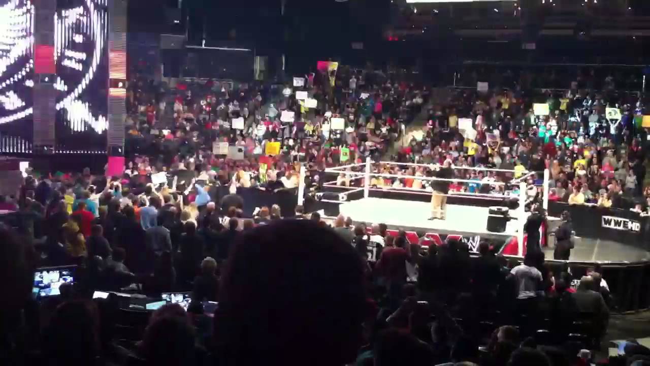 CM Punk Entrance - Raw 10/29/12