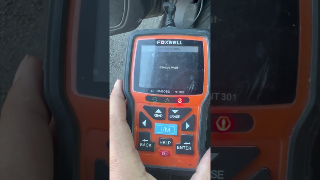 Как использовать OBD2-сканер для проверки кодов неисправностей двигателя #OBD2 #CheckEngineLight ...