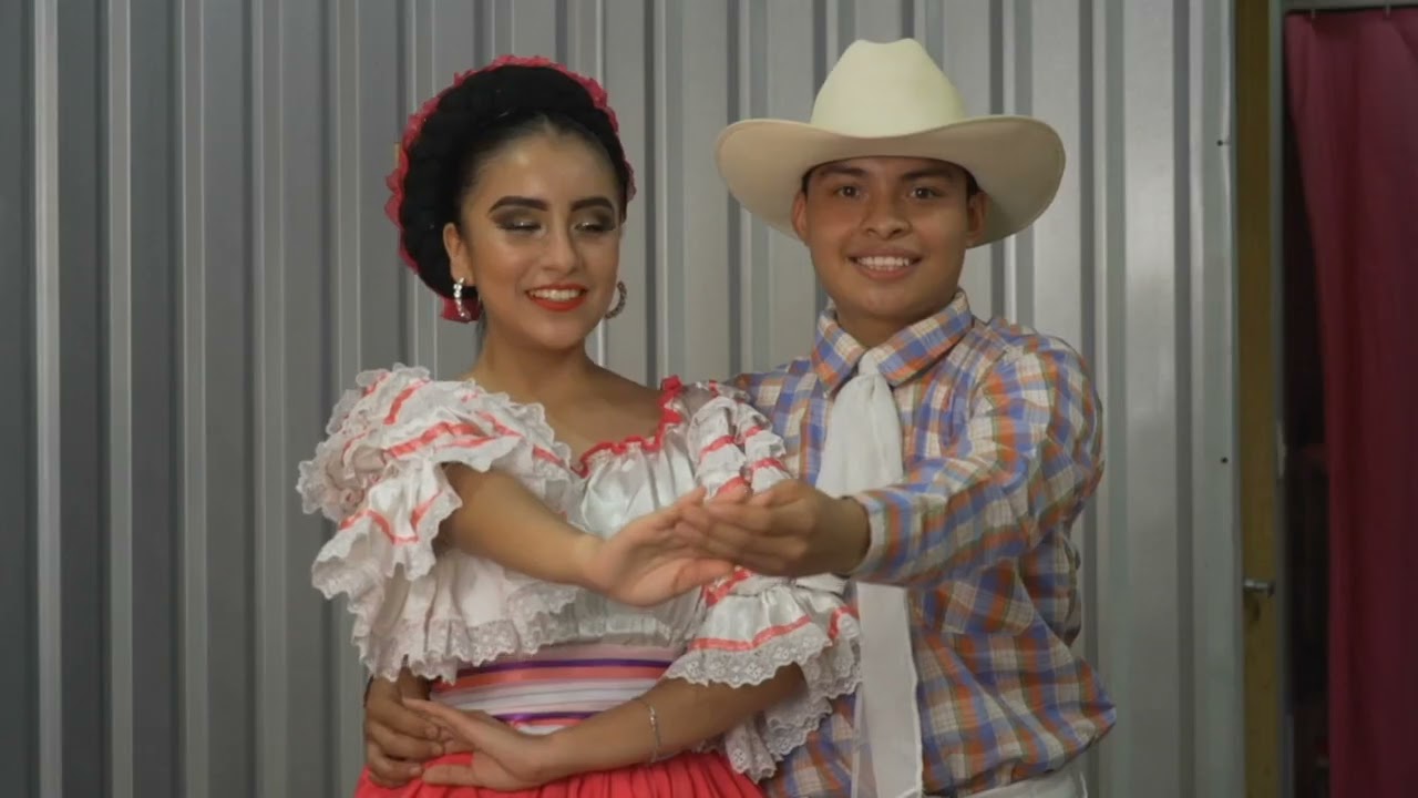 Trajes típicos de la Laguna  Manuel Valle