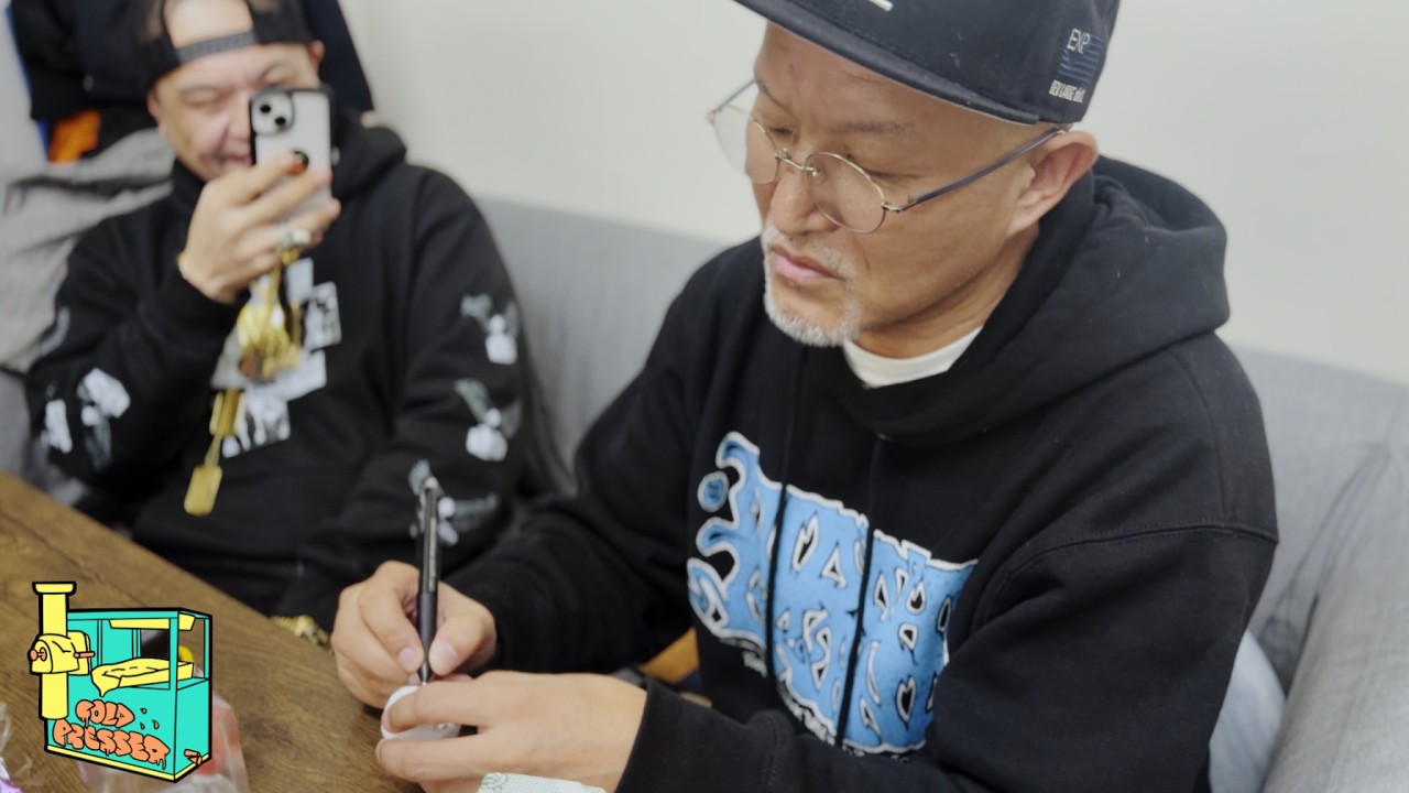 赤目の達磨の叔父貴が達磨に赤目を入れました。 #CQ #MEGA-G