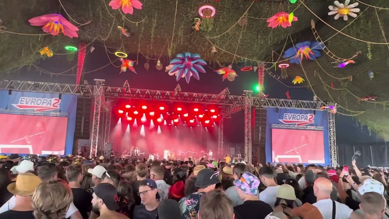 Marie Rottrová - Skořápky ořechů (Live at Rock for People 2025, Hradec Králové)