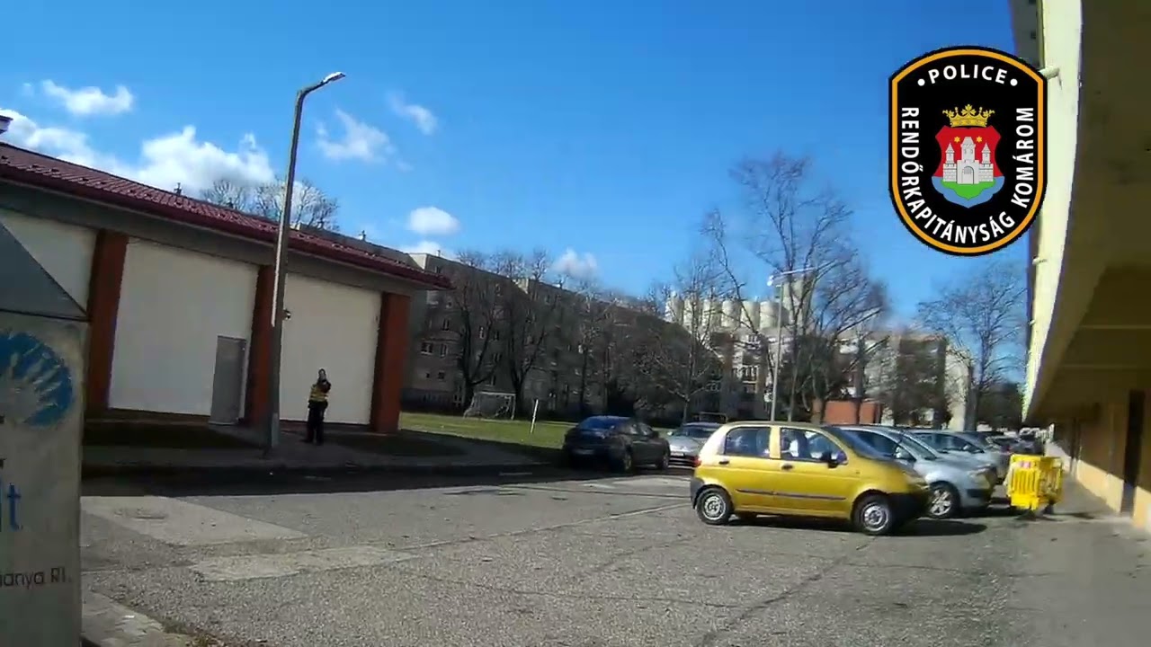 Szolg&aacute;laton k&iacute;v&uuml;li rendőr mentett &eacute;letet Kom&aacute;romban