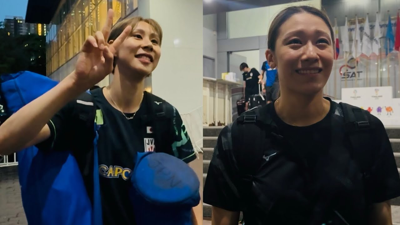 นักวอลเลย์บอลหญิงทีมชาติญี่ปุ่นพูดคุยกับแฟนคลับหลังซ้อมเสร็จ 22/08/2025