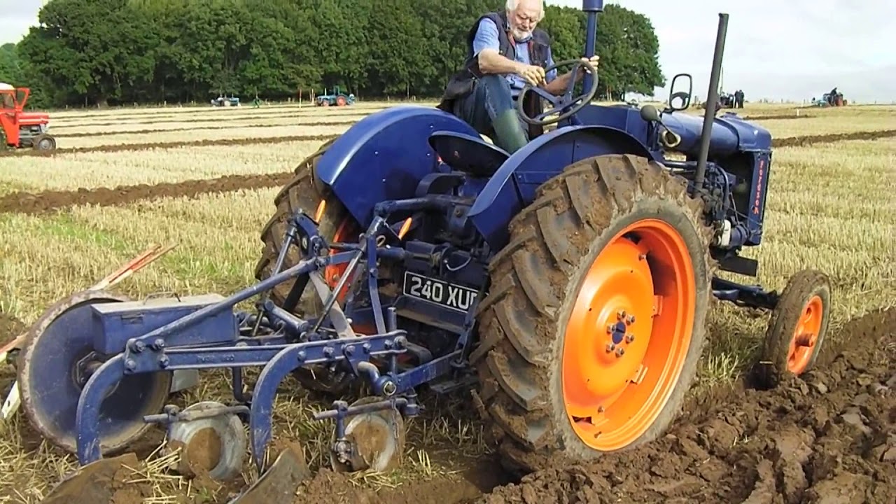 1946 Fordson Major E27N 4.4 Litre 4-Cyl Petrol/TVO Tractor (27HP) - Ploughing