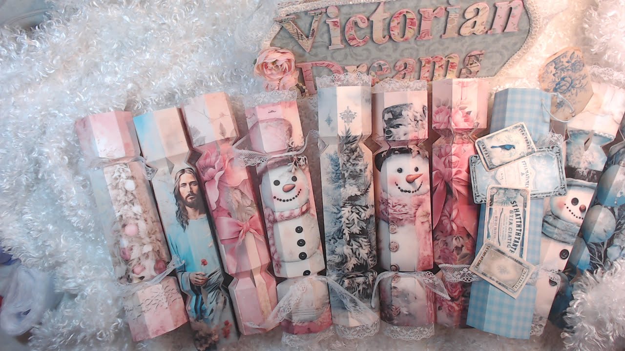Tutorial on Christmas Cracker Decoration or Gift Box 