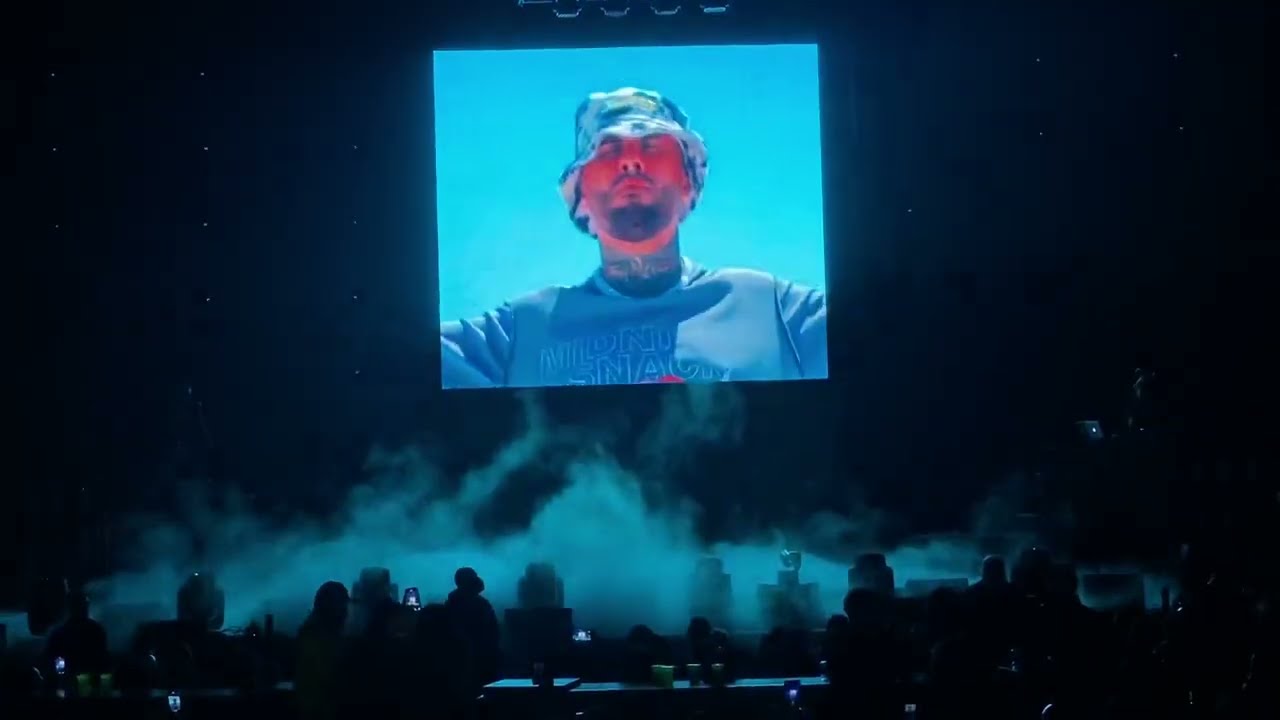 Nicky Jam - Intro/Te Robare (Live in Chicago 2022)