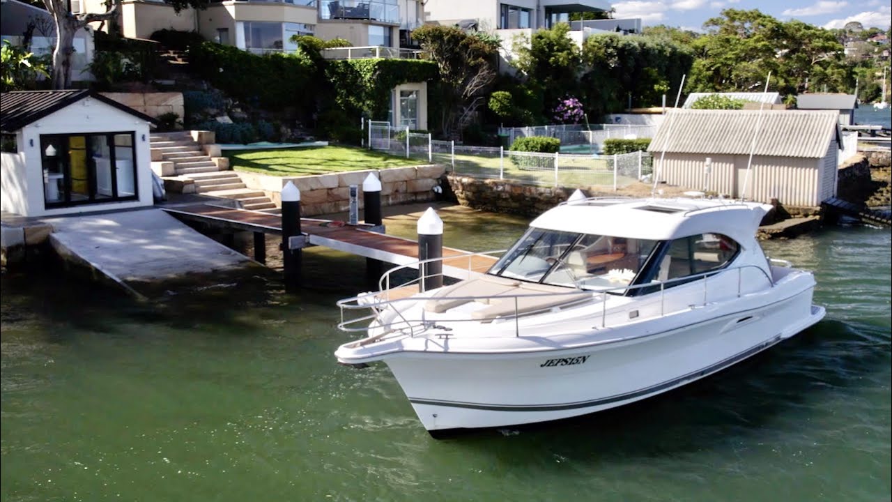 Riviera 3600 Sport Yacht | Standen Marine
