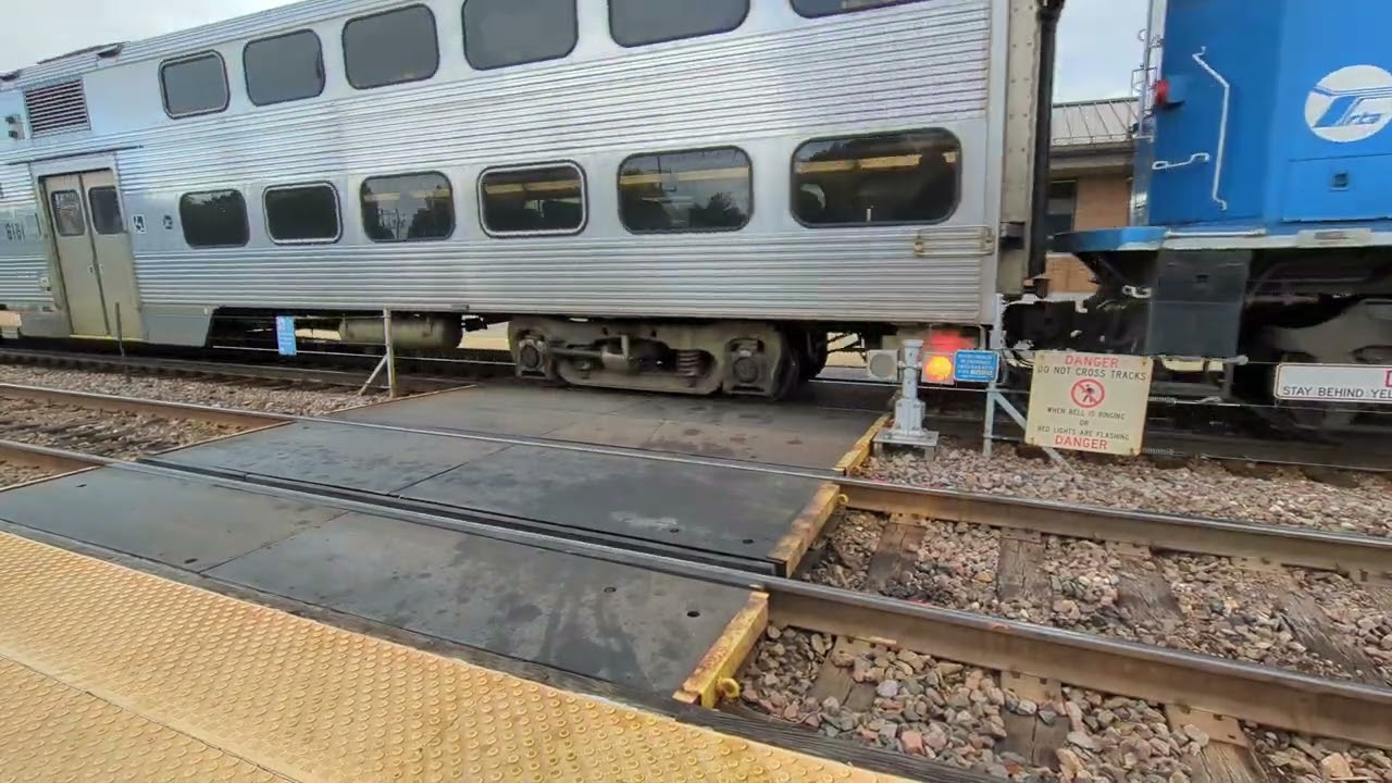 Pedestrian Crossing #1 (Arlington Heights, IL) 10/15/24 (Video 1)