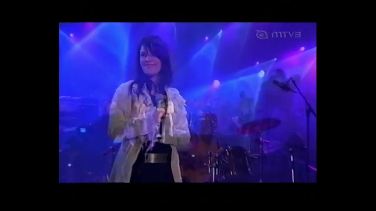 Hanna Pakarinen: Love Is Like a Song (Kiitoksen paikka 2004)