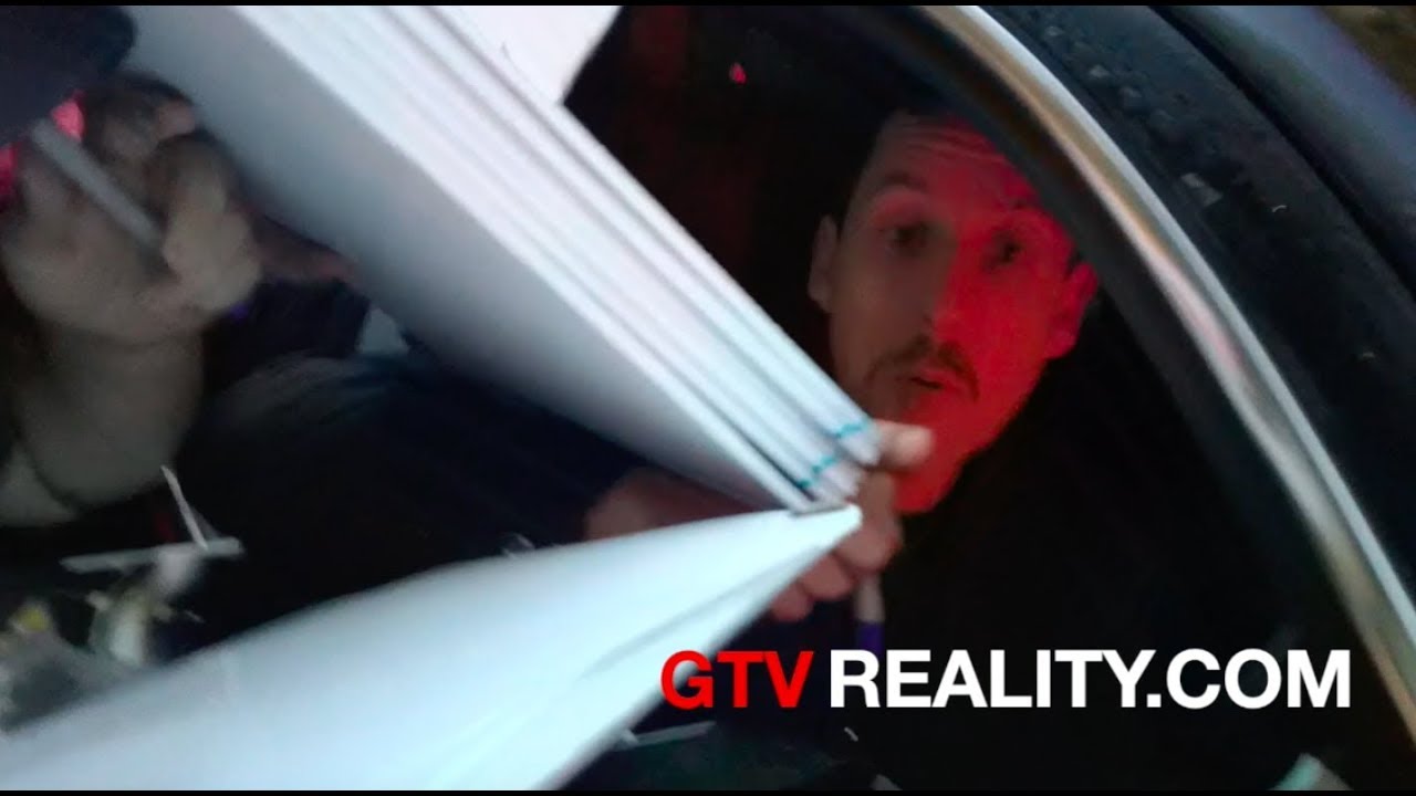 Adam Sandler chased by autograph seekers