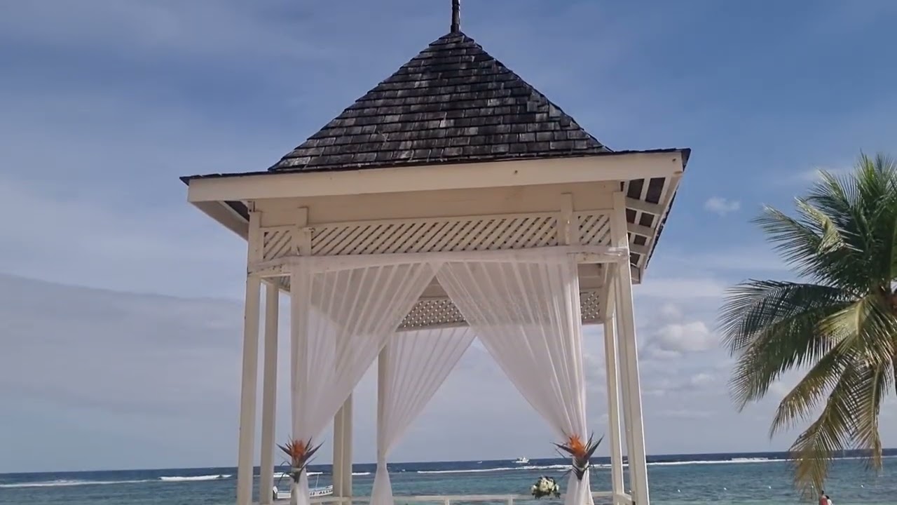 My Luxurious Vacation at RIU 5* Hotel Ocho Rios is one of the best hotels ever. Lots of Activities.
