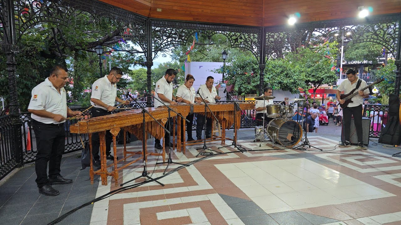MARIMBA REYNA TUXTLECA CANCIONES TROPICALES PARQUE DE LA MARIMBA TUXTLA GUTIÉRREZ CHIAPAS MEX MUSICA