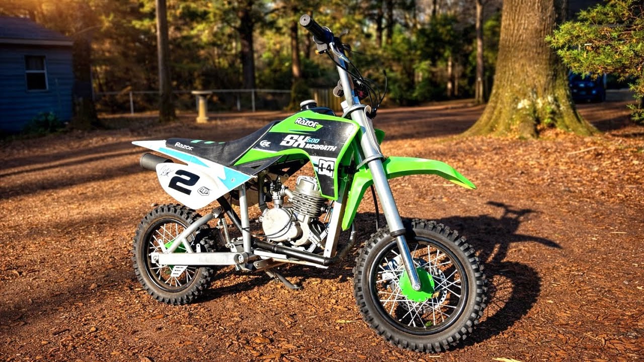 Двухтактный мотоцикл Razor Dirtbike | Покраска и капитальный ремонт!