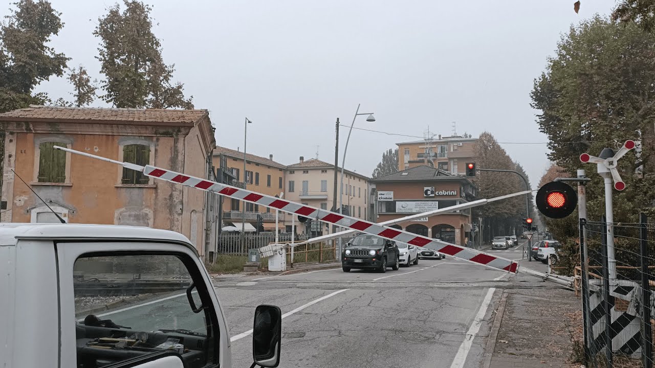 Passaggio a livello | Via Venezia, Sorbolo (PR) | EmZe