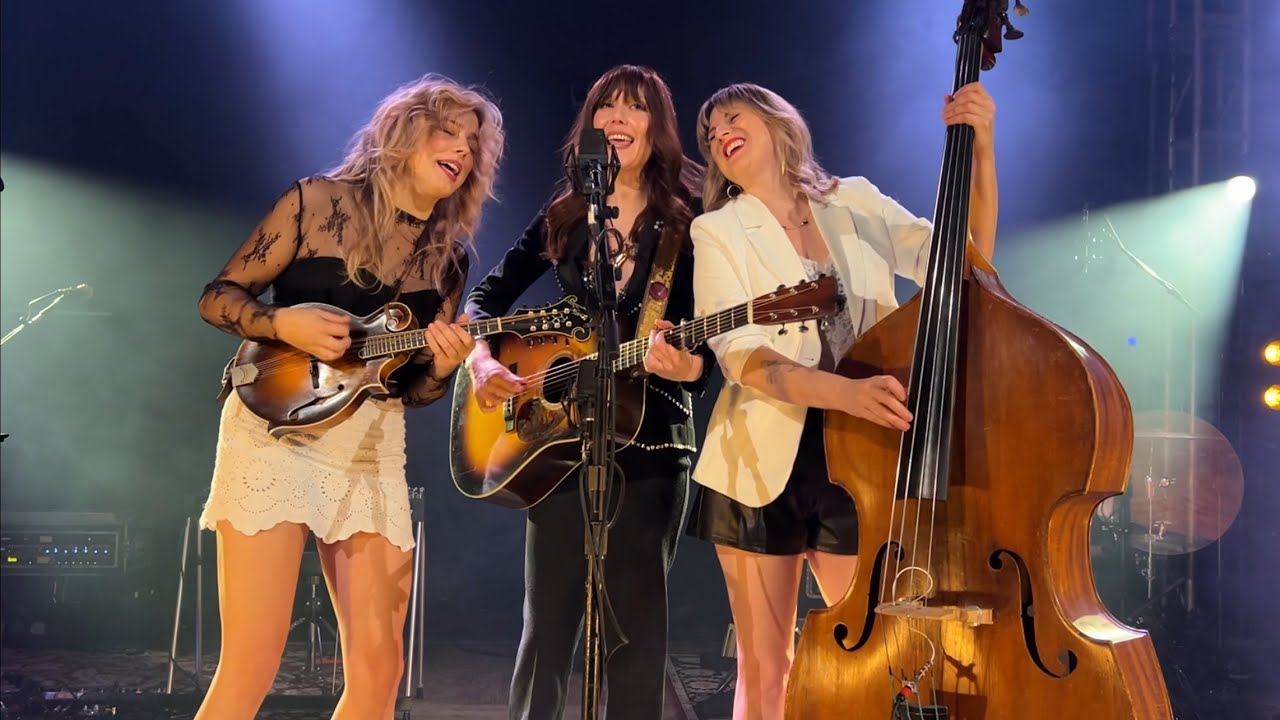 Molly Tuttle – Nov 20, 2025 (full set) @ The Vogue – Indianapolis, IN – The Highway Knows Tour