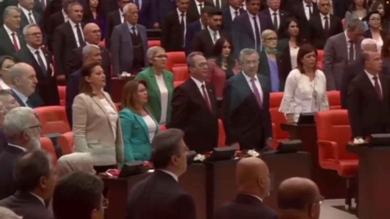 HDP Vekilleri İstiklal Marşı Tavırları!! Dudakları dahi Kıpırdamıyor!! Rezil Anlar!!
