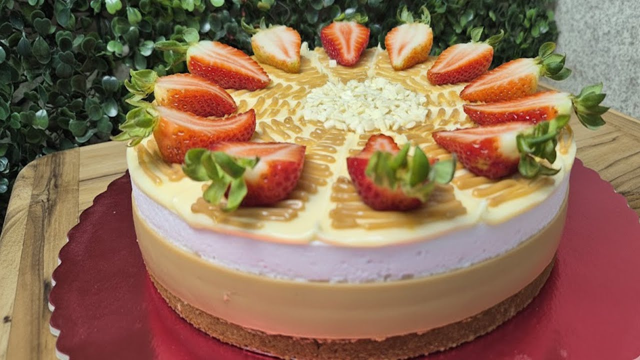 TORTA MORANGOFFEE VEJA O PASSO A PASSO COMO FAZER ESSA DELICIA @PARIS CAKE DESIGNER
