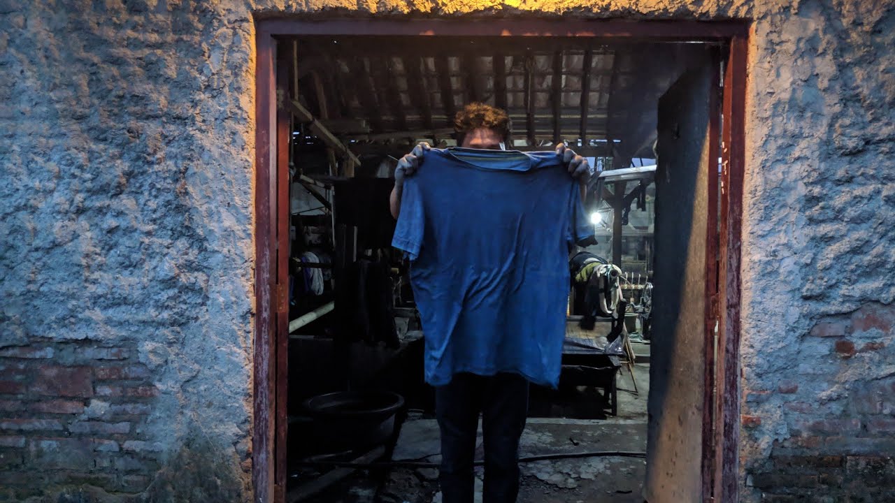 [Industri Kreatif Indonesia]
Natural Indigo Dyeing bersama Craft Denim Indonesia.
(Bahasa Indonesia)