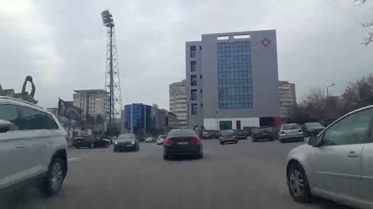 Trecem pe langa  o  ruina  care  candva  o fost  unul  dintre  cele mai  frumoase  stadioane  din ta