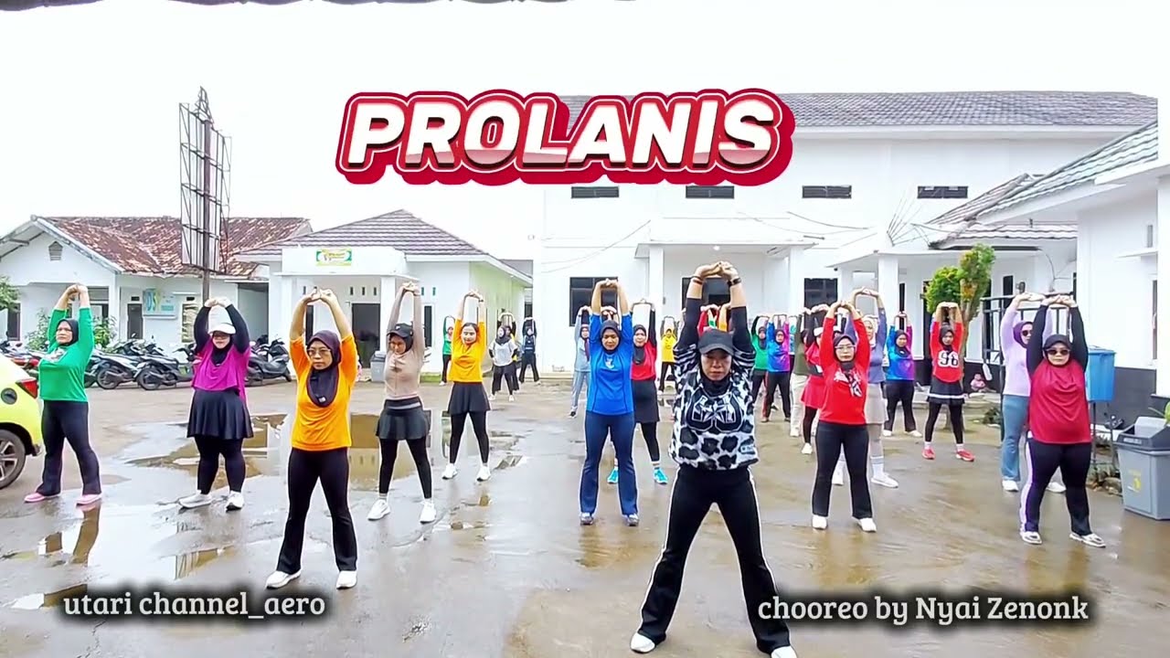 Senam rutin lagi setiap hari selasa di Pemdes Pringkasap , walaupun habis hujan tetap Semangat. 