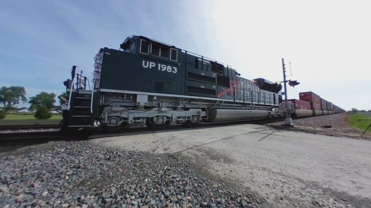 UP 1983 West - 360 VR - on 5-27-2017