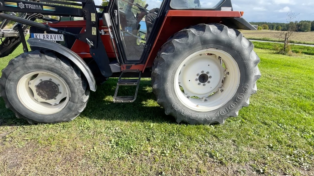 Köp Traktor Fiat 72-94 med lastare på Klaravik