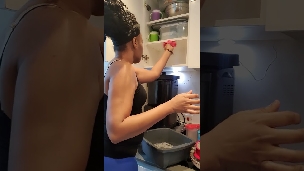 🧽✨ Cupboard Deep Cleaning ✨🧺I’m cleansing out the cupboard—removing items, wiping every shelf .