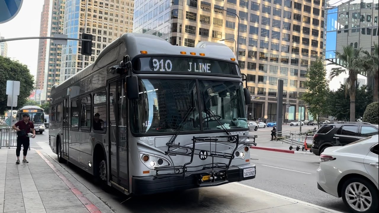 Los Angeles Metro Electric Bus On The J Line . BYD Auto K9M LACMTA Vehicle 10001 