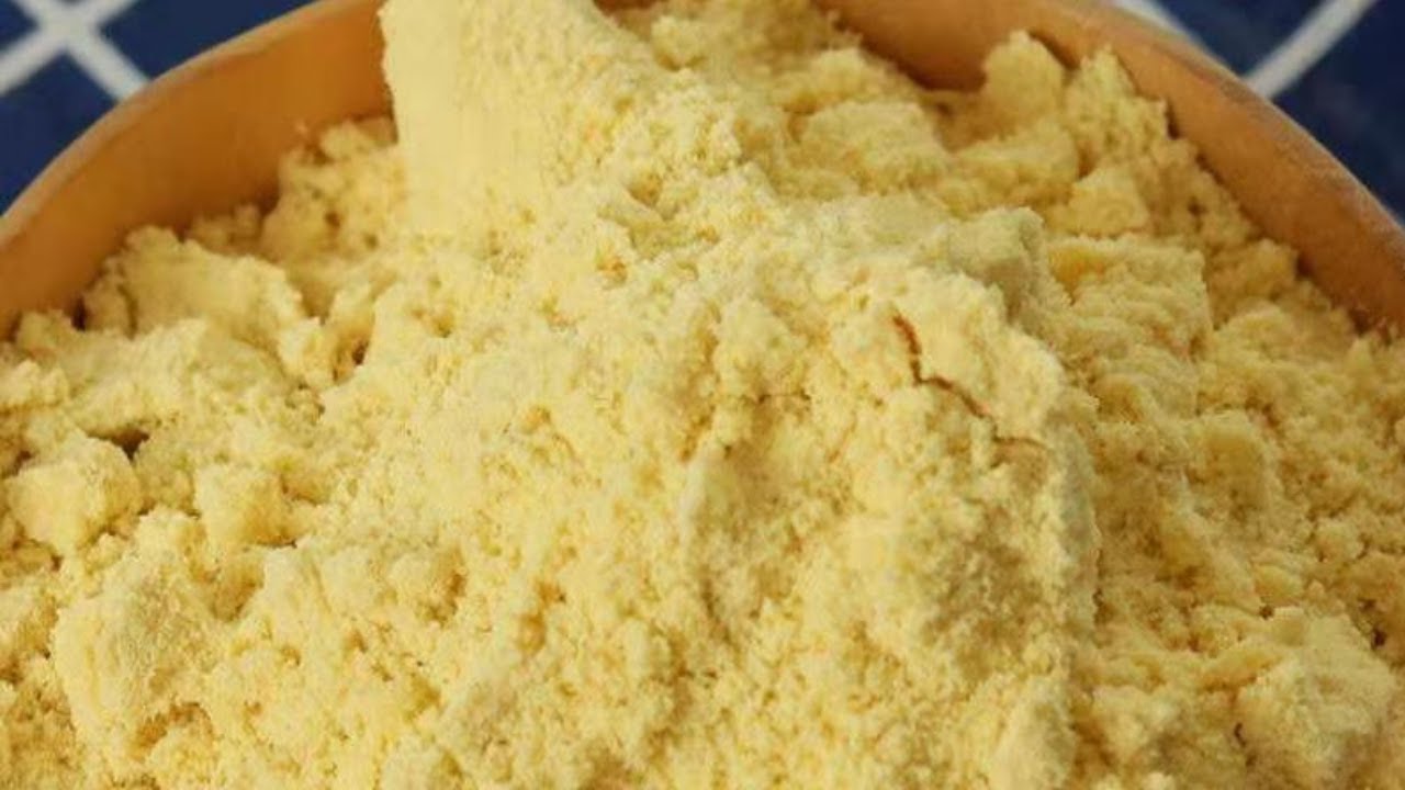 COMMENT FAIRE LA FARINE DE SOJA (Rapidement) //  HOW TO MAKE SOYA BEANS FLOUR AT HOME