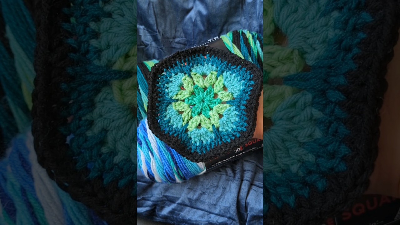 officially OBSESSED with the new red heart granny square yarn 😍💚💙