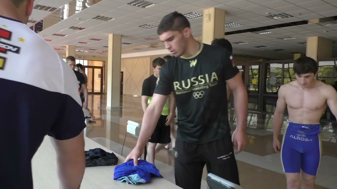 Взвешивание борцов скфо 2022, до 24 лет.