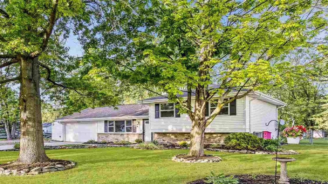 6520 Lampwick Lane, Fort Wayne, IN Presented by Justin Geeting.