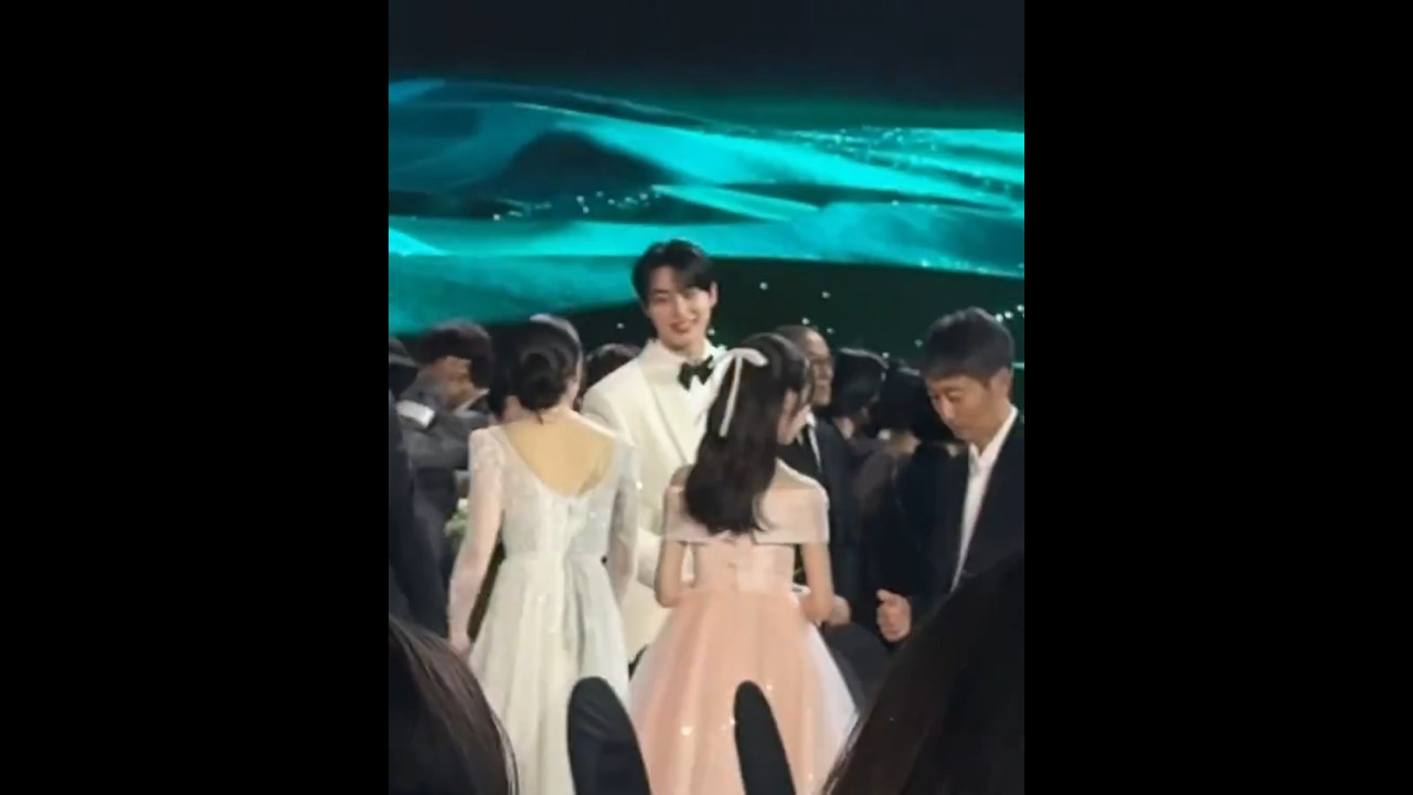 Byeon Woo Seok and IU interaction at Baeksang Art Awards 2025!! #shorts