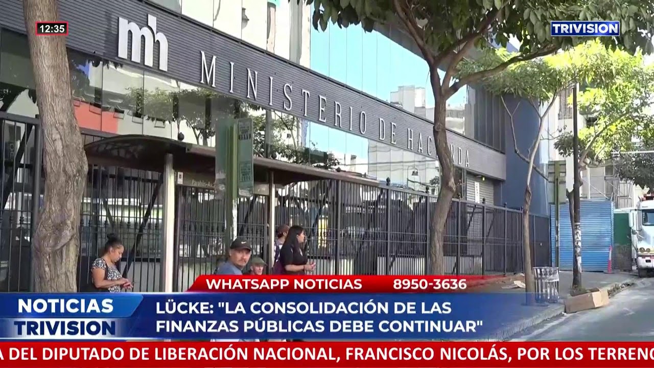 El ministro de Hacienda, Rudolf Lucke, responde a diputados sobre macroeconomía.