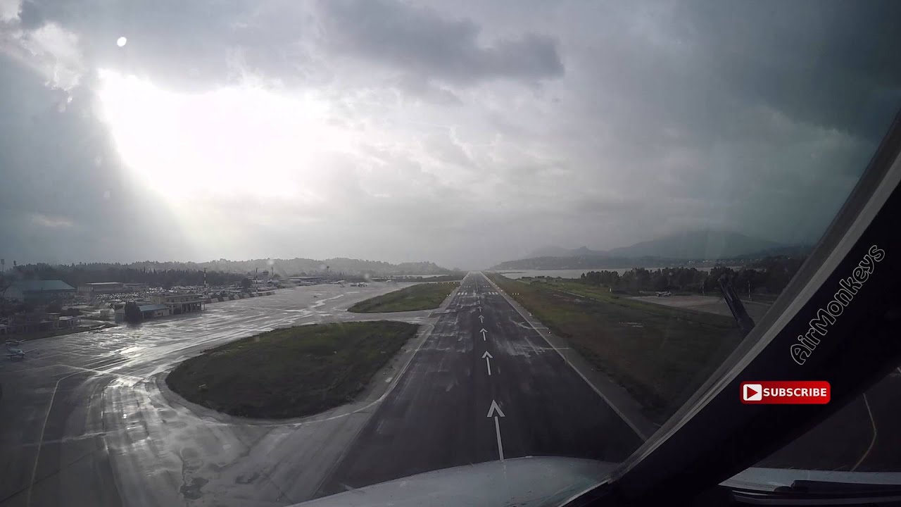 Airbus A321 landing - circle to land at Corfu/Kerkyra - Runway 17