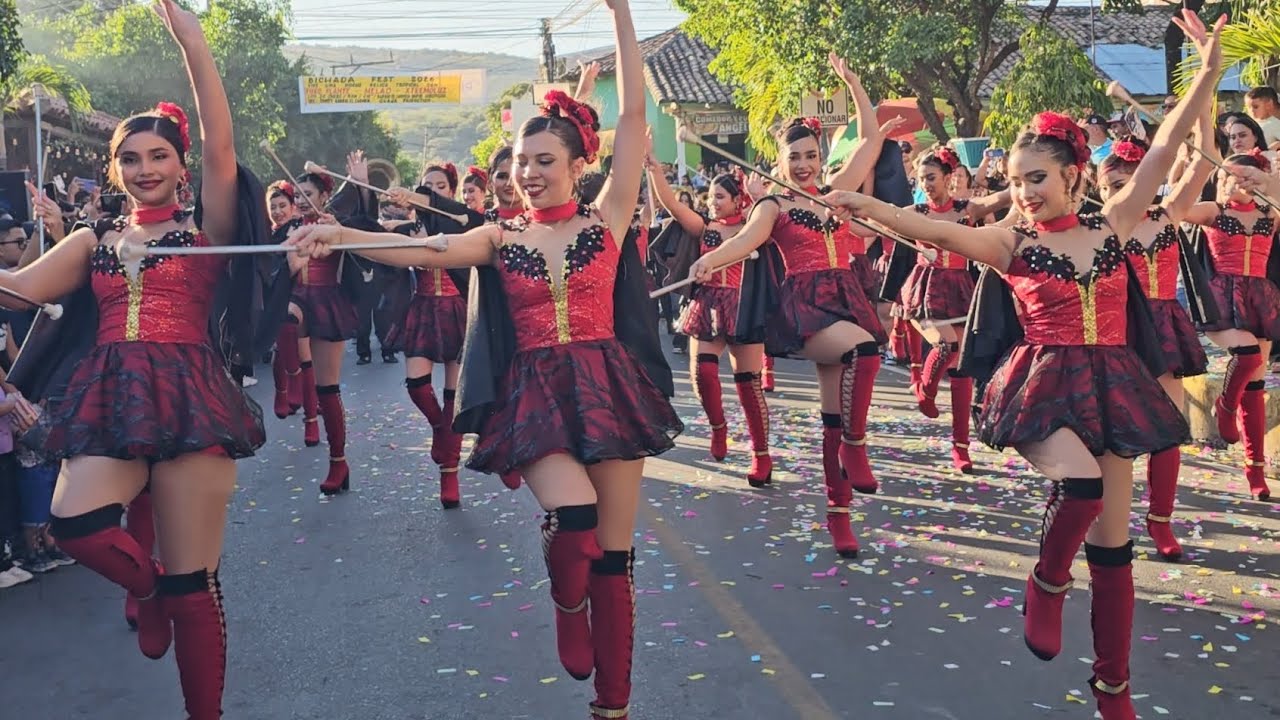 Talentosa Belleza Chalateca #Cachiporristas #shortvideo 
