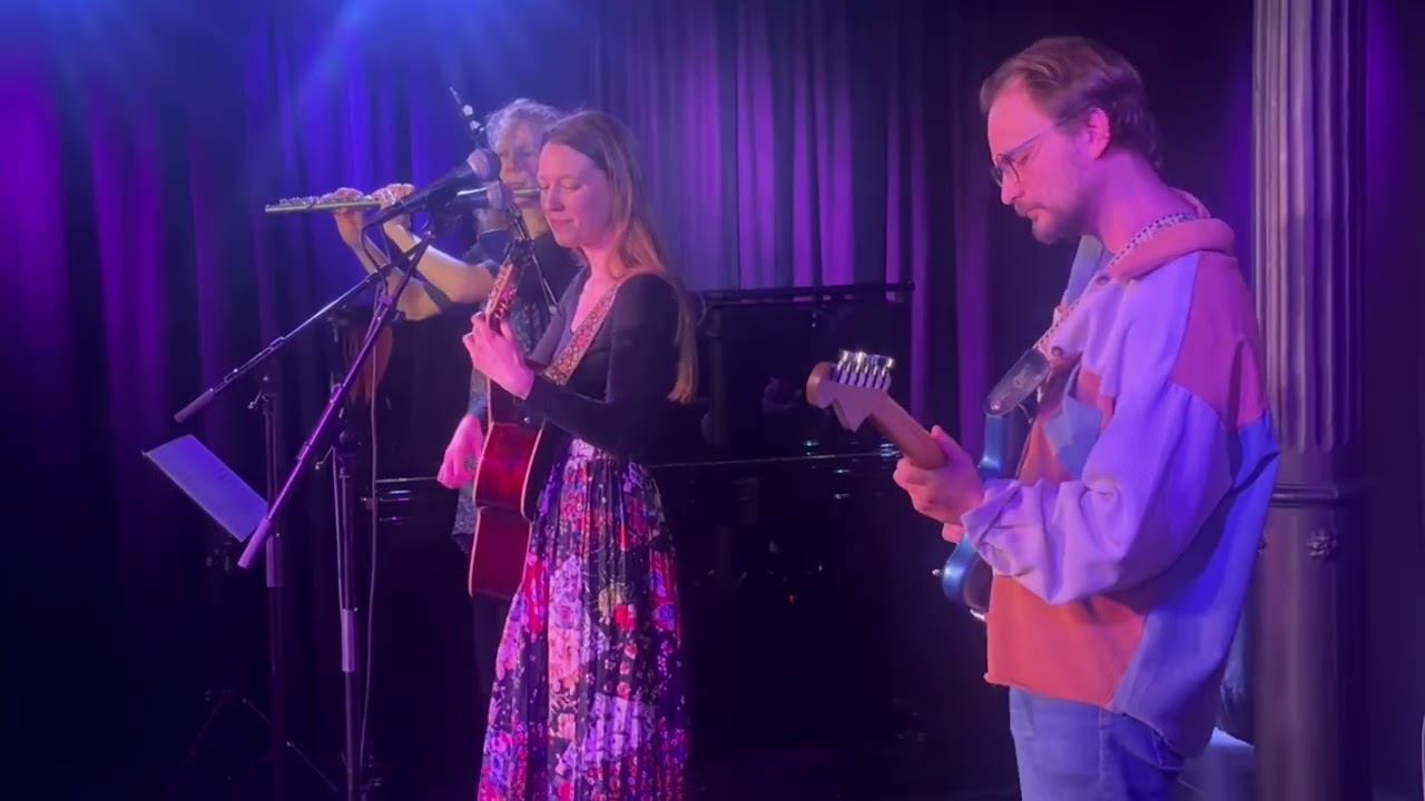 Phoebe, Felix and Vroni, Matter Over Mind, Live in Augsburg, 13th February 2026. 