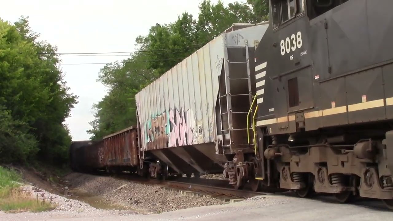 8/17/25 HUGE westbound train 33K in Simsonville KY!