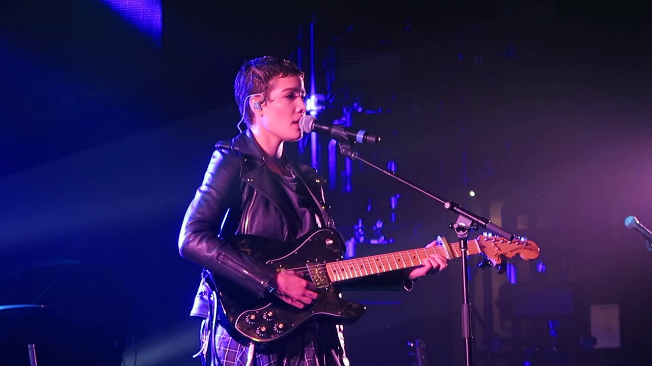 Halsey - Sweater Weather/ Coming Down (Camp Badlands, Birmingham, UK)