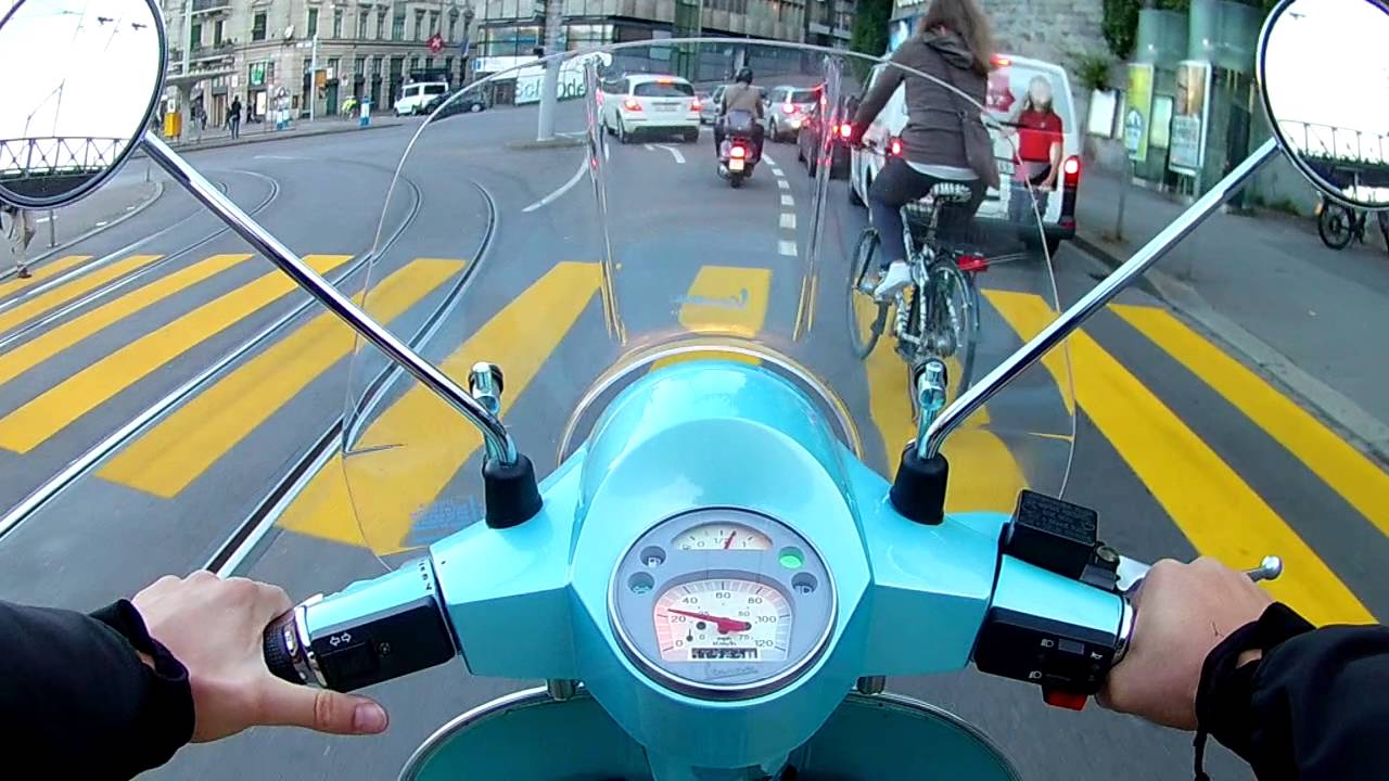 Vespa PX125 ride through Zurich