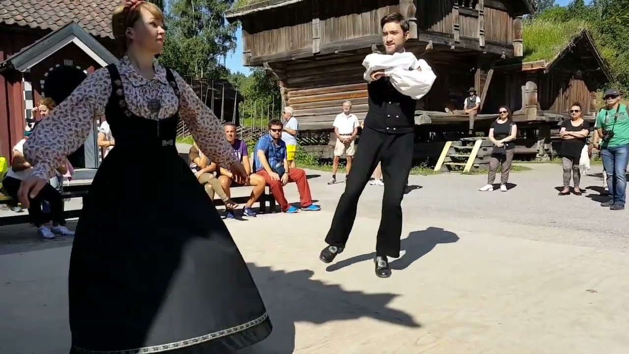 2016/07 - Norwegian folk dance