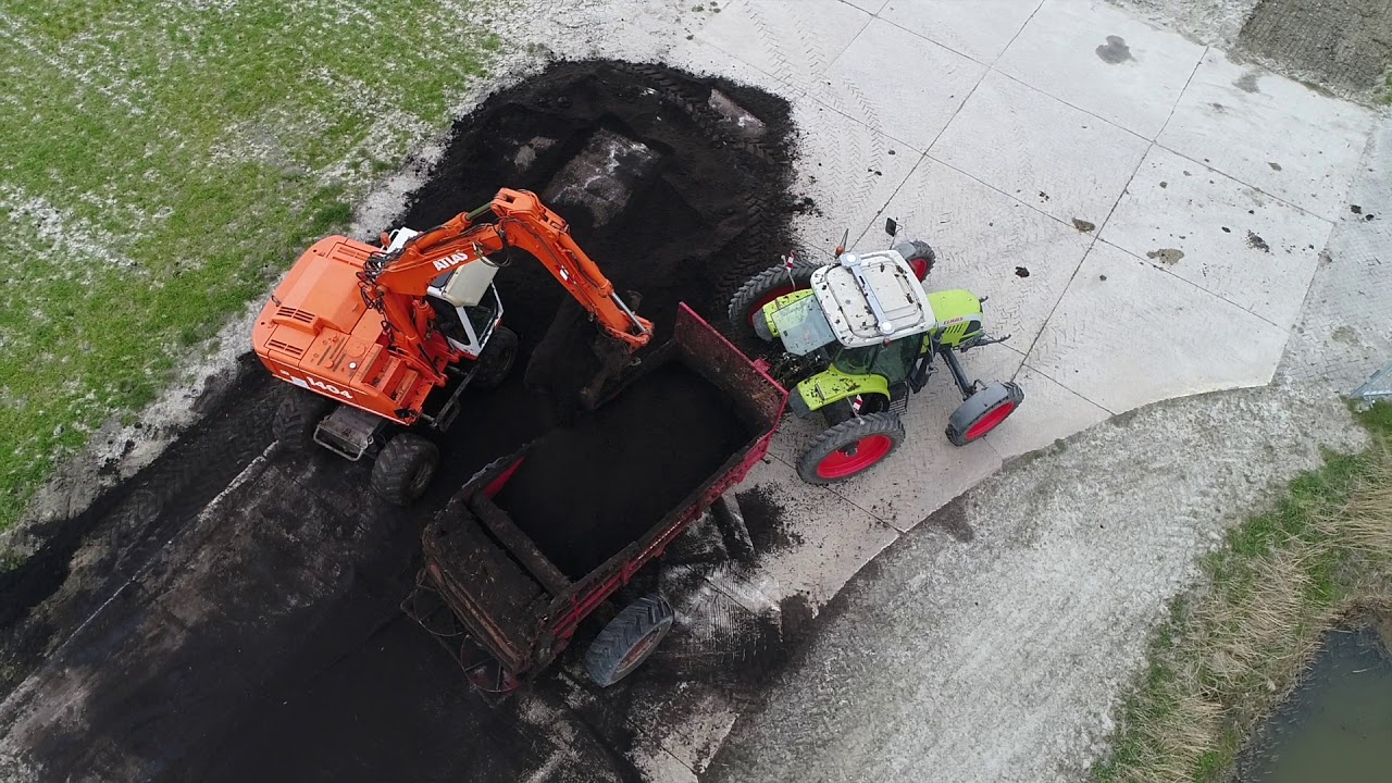 SPNA locatie Kollumerwaard Bokashi en compost strooien