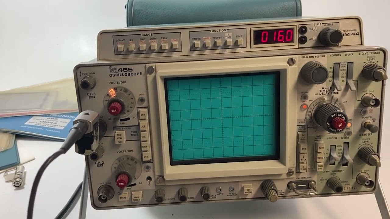 Auction #3209088 - Oscilloscope Tektronix 465