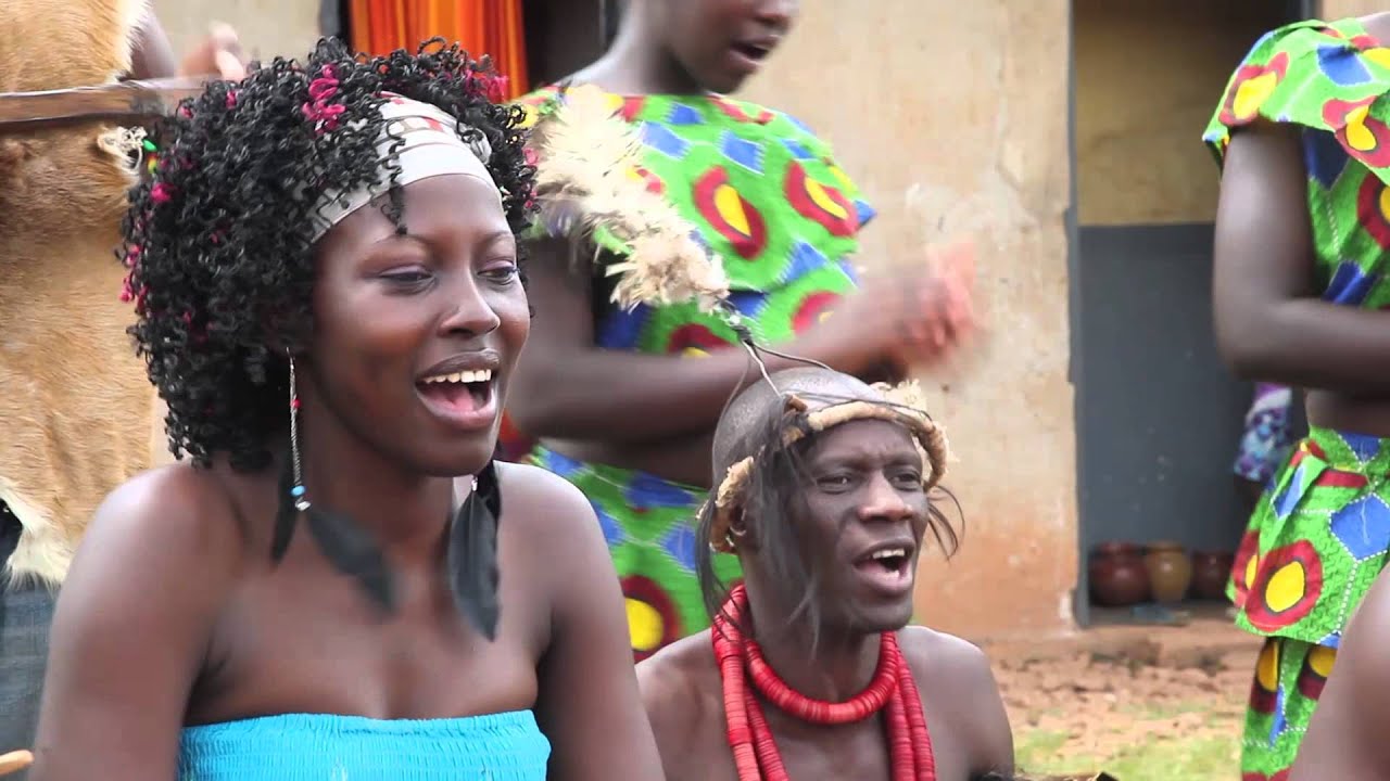 Adungu Cultural Troupe and Akello Influences - Awinyo - The Singing Wells project