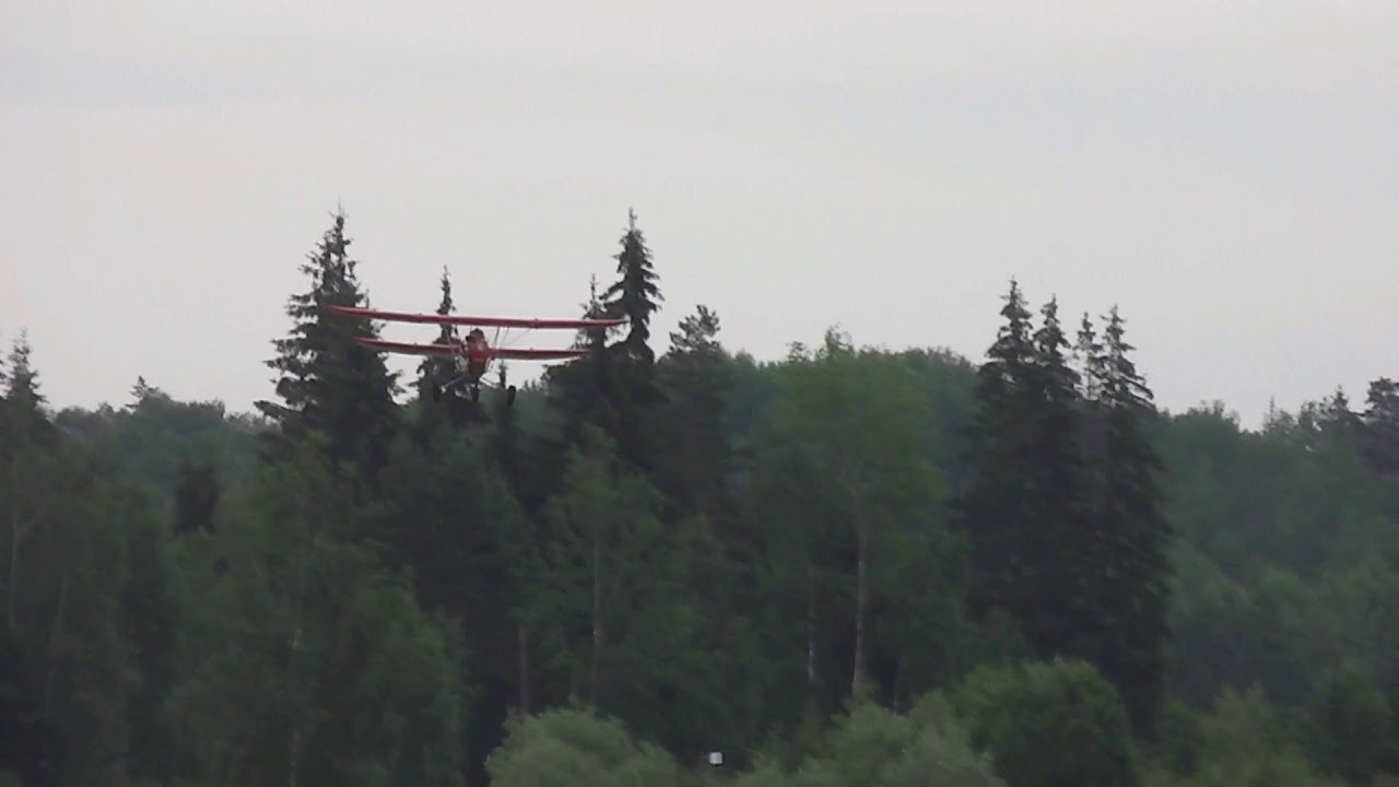 HM 293 КУКУСЯ под крылом самолета
