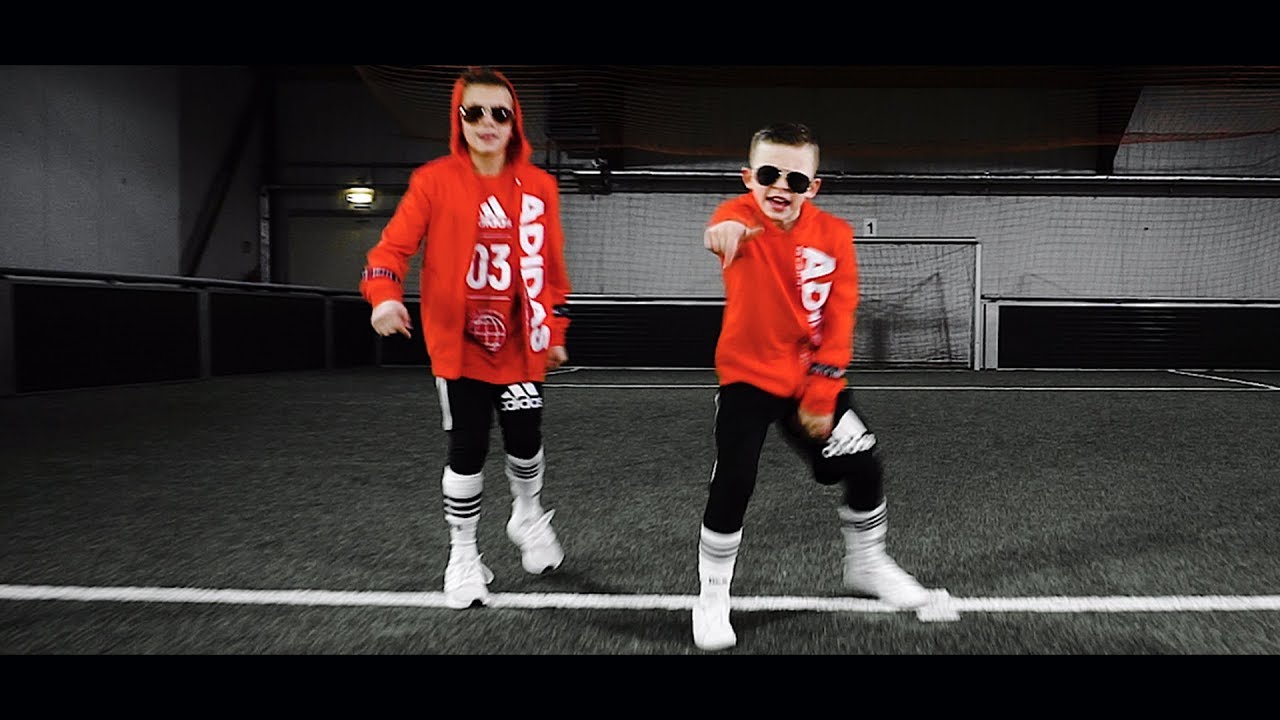 VDSIS - Dustin & Artur - M&auml;dchen wie du (performed by Artur & Dustin) // VDSIS