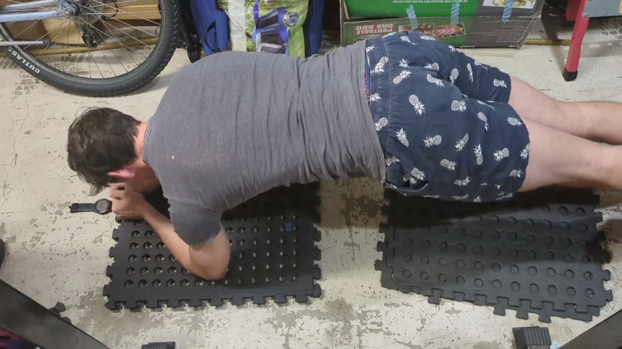 Planking until absolute failure while telling you 12 lessons for life