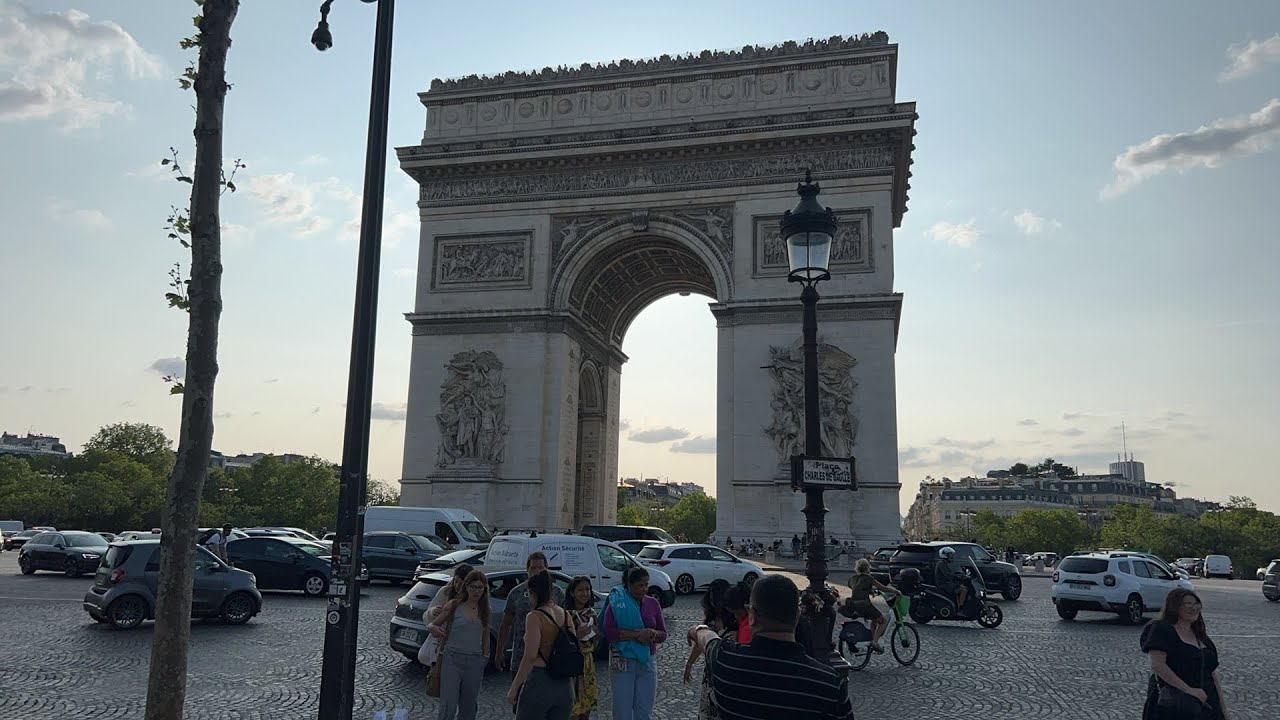 CAR SPOTTING IN PARIS!!
