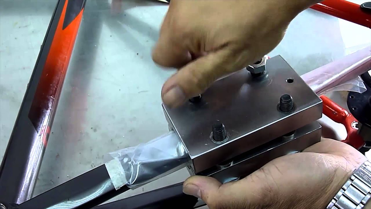Chain Stay Press